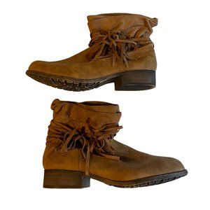 Mudd brown ankle fringe size 10 M boots